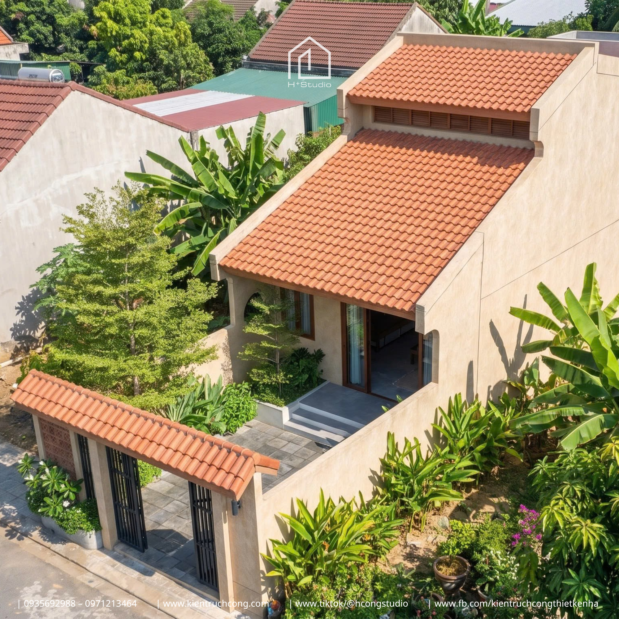 Nhà gác lửng 5x20m với mái ngói đất nung và khoảng sân xanh phía trước mang đậm dấu ấn kiến trúc mộc mạc đương đại - Hình ảnh 6