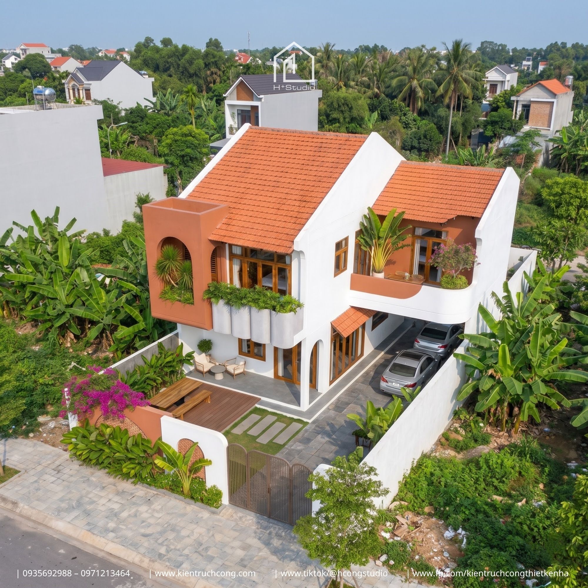 Nhà 2 tầng sân vườn với sắc cam nhiệt đới và những khoảng mở đầy chủ ý - Hình ảnh 7