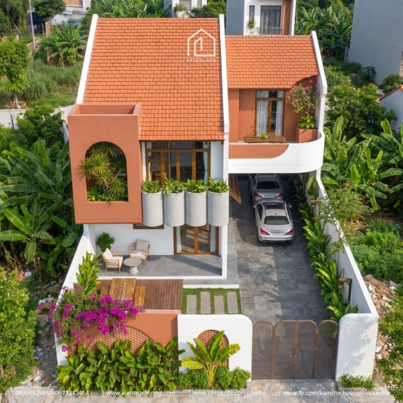 Nhà 2 tầng sân vườn
